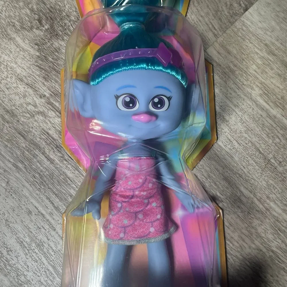 NEW Trolls Band Together TRENDSETTIN CHENILLE 8